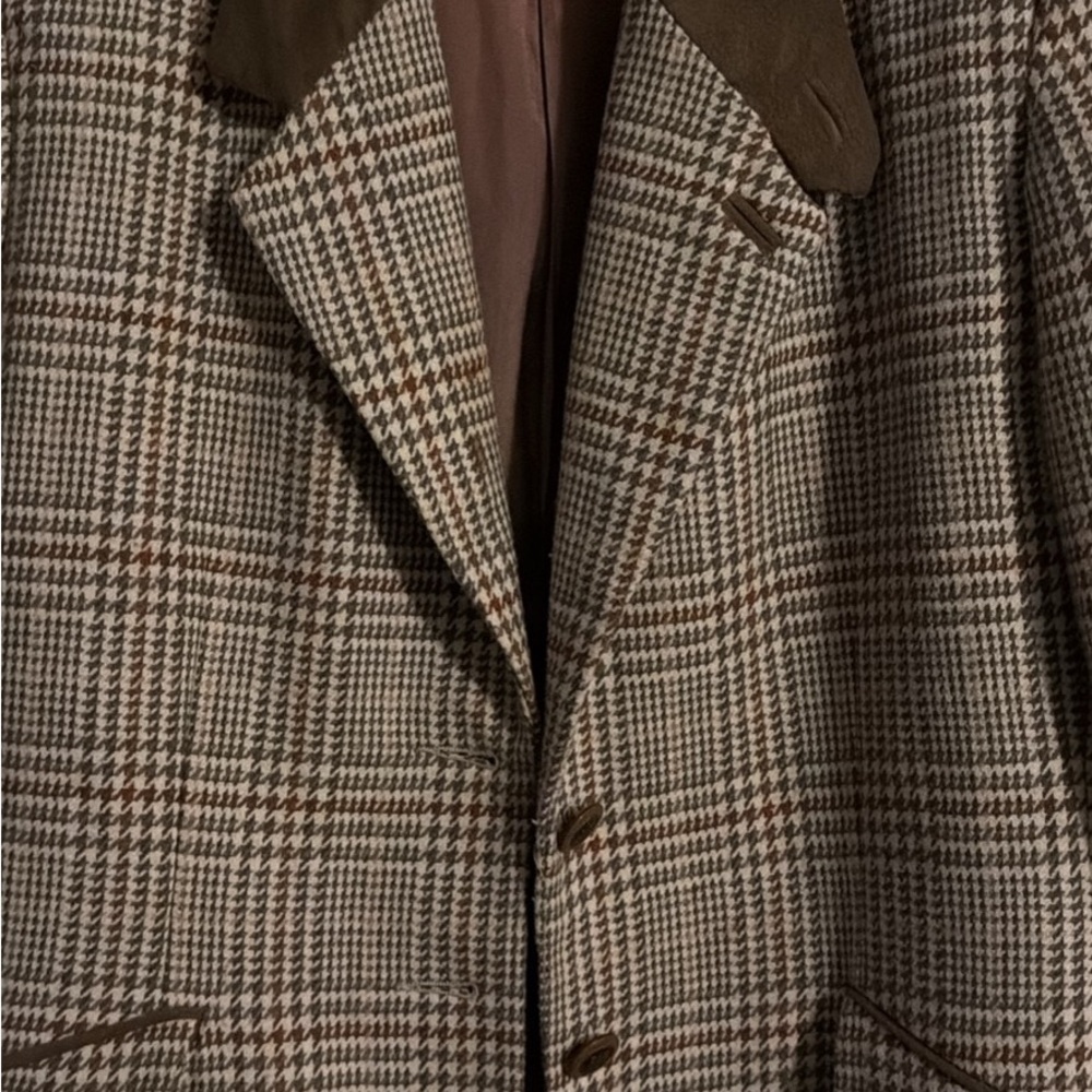 Woman’s Brown Checkered Blazer